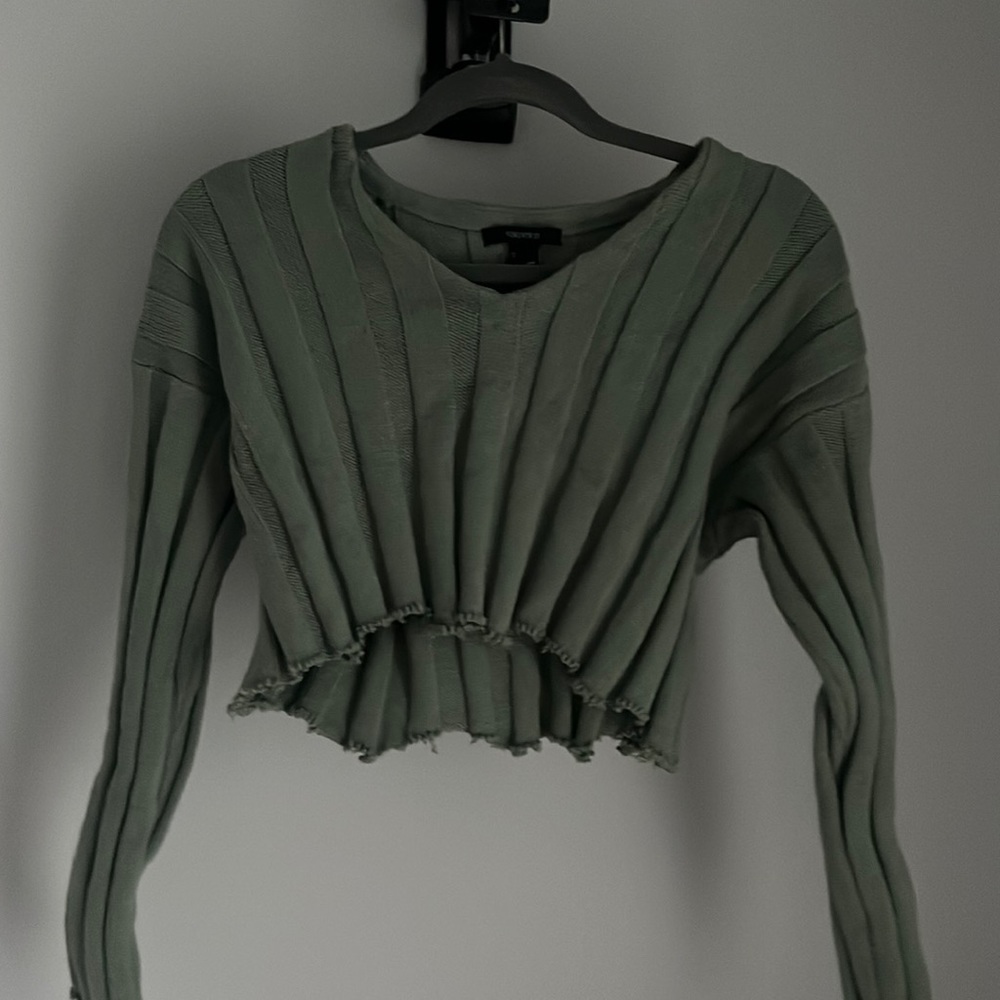 Forever 21 Green Cropped Sweater Size M